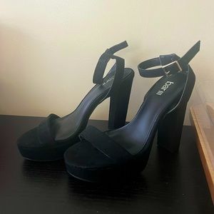 Black Heels - Bar III
